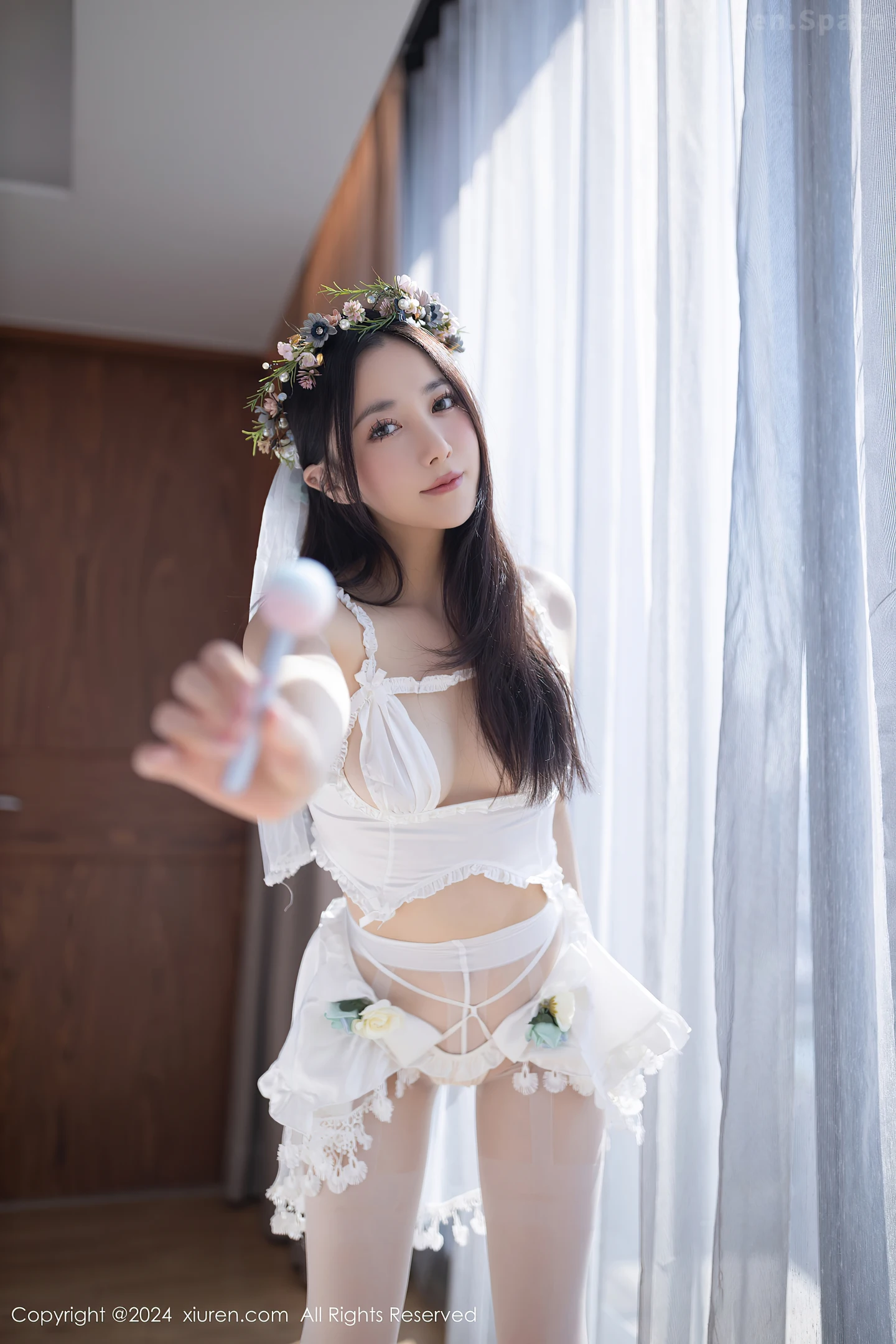 图片[2]-[XiuRen秀人网]VOL.8201 模特鱼子酱Fish泰国旅拍性感白色内衣配白丝袜秀曼妙身姿诱惑写真80P-秀人网官方网站